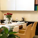 Foscolo 25 아파트