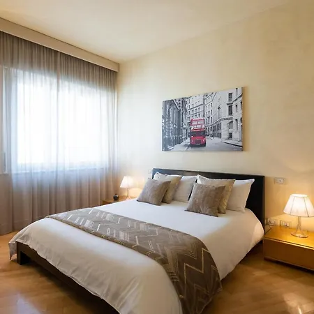 Foscolo 25 아파트 *
